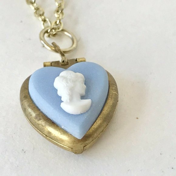Vintage Gold Blue Cameo Heart Locket Necklace Dainty Small 18" Plated - Picture 6 of 11
